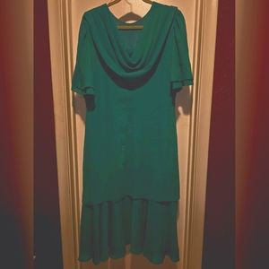 I Low U made in the US size 14 mother of the bride dress in green.